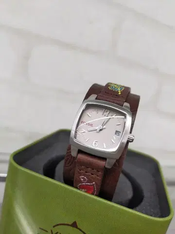 미사용 FOSSIL 손목시계 브라운 가죽 벨트 꽃무늬