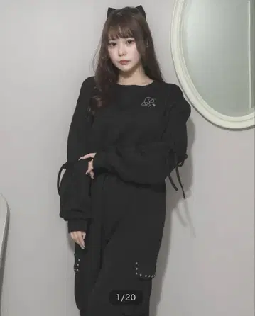 pium 스톤 로고 맨투맨 카고 팬츠 세트 블랙