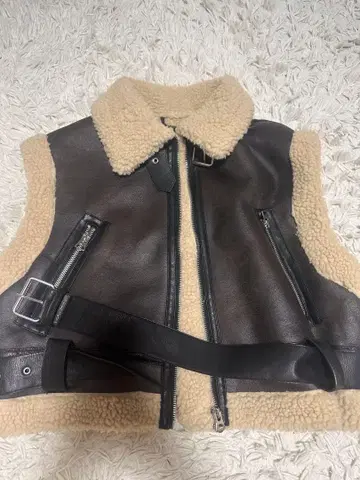 ZARA 무스탕 코트 블랙/베이지