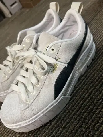 PUMA 통굽 스니커즈 화이트/네이비