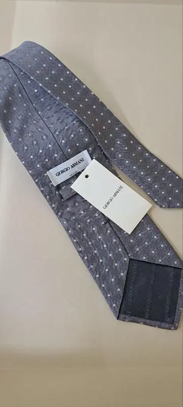 미사용품 Giorgio Armani 그레이 도트 무늬 넥타이