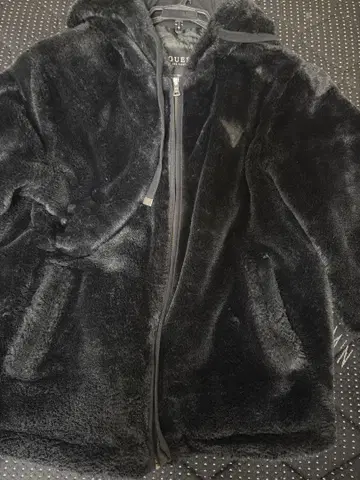 GUESS 남성용 아우터 블랙 가격 인하