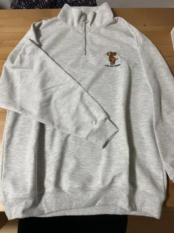 톰과 제리 하프 지퍼 T셔츠