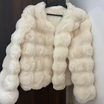 클라우드 퍼 자켓 아이보리