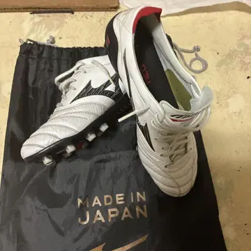Mizuno 축구화 일본제 화이트/블랙/레드