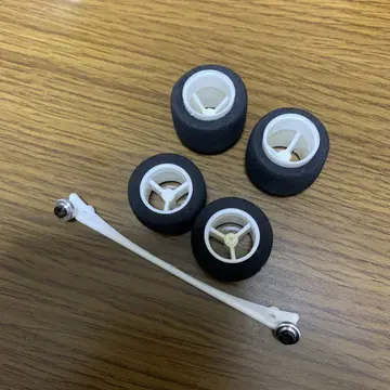 미니 사륜구동 로우 하이트 스펀지 타이어 화이트