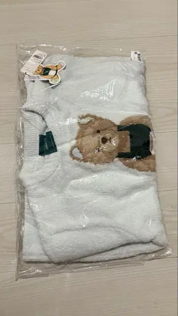 [ 미사용 새상품 ] 제라피케 파우더 베어 자카드 풀오버 민트 그린