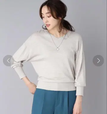새상품급 언타이틀 실크캐시미어 혼방 컴팩트 V넥 니트 세탁 가능 M