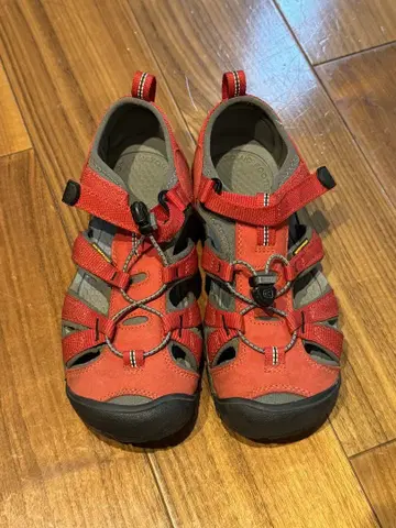 Keen 샌들