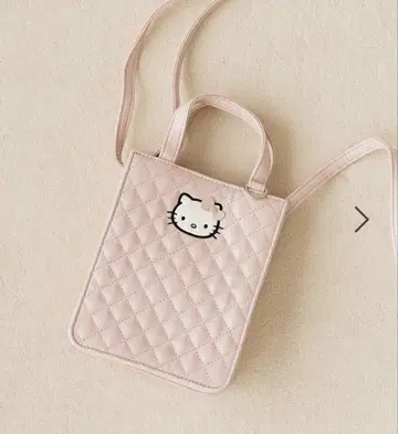 LOWRYS FARM HELLO KITTY 퀼팅 miniBAG 핑크