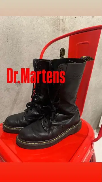 Dr.Martens 블랙 하이컷 부츠