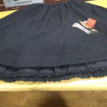 핑크하우스, 페치 포함, 스커트