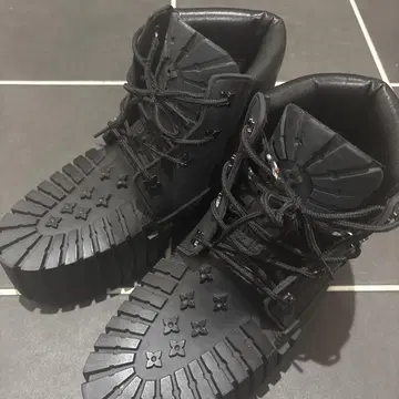 MSCHF 2x4 boot Black 42 (상자 없음)