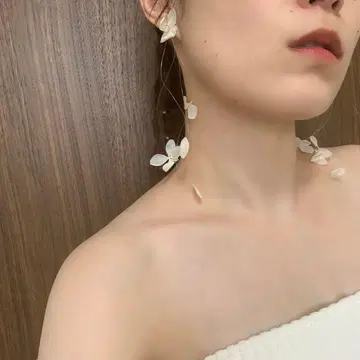 liqui 안개꽃 카롤라 귀걸이