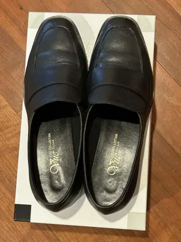 블랙 가죽 로퍼 슬립온