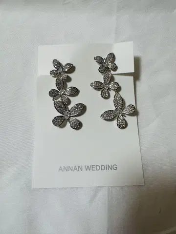 ANNAN WEDDING 나비 모티브 귀찌