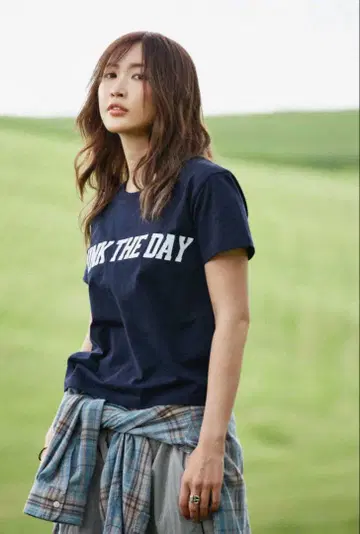 Think The DAY 패치 로고 T셔츠 네이비