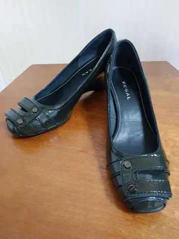 REGAL 펌프스 23.5cm