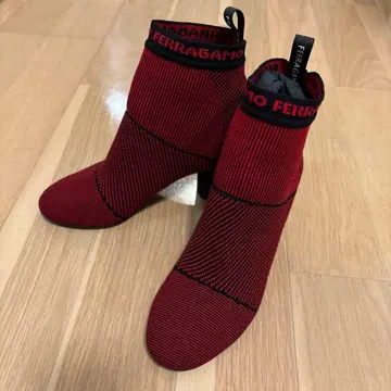 Ferragamo 니트 부츠