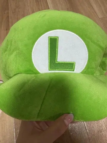 USJ 루이지 L 마크 모자 한정판