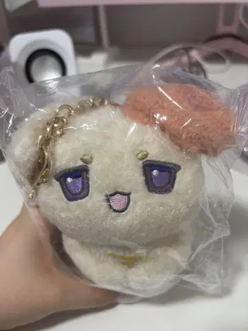 후라 카나토 앉아 마스코트