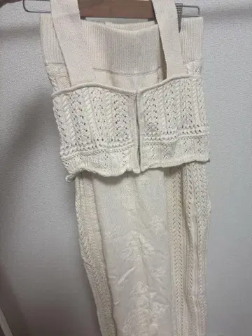 아이보리 뜨개질 디자인 롱 스커트
