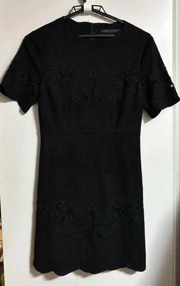 ZARA WOMAN 블랙 스웨이드풍 자수 원피스 XS