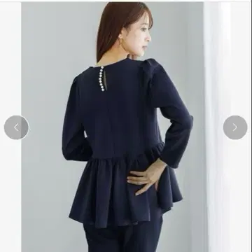 새상품 택 포함 Emilyan 블라우스 네이비 L 무적의 펄 블라우스
