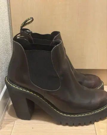 [ 레어 모델 ] Dr.Martens HURSTON 사이드 고어 1065