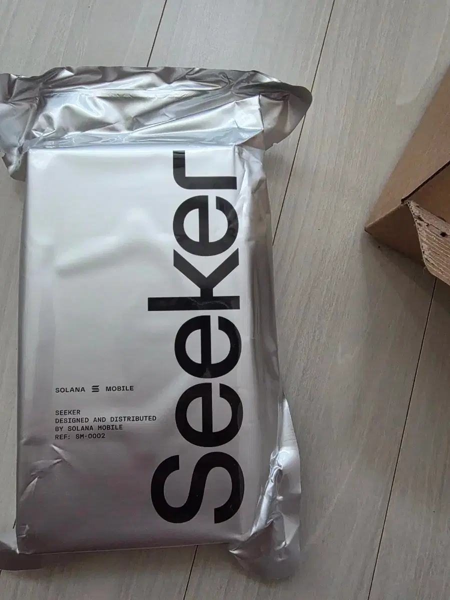 솔라나 핸드폰 시커2 판매 미개봉 | Buy from Bunjang via Kfriday Proxy
