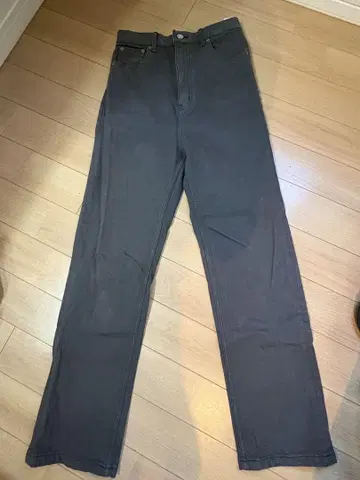 MOUSSY 다크 그레이 스트레이트 데님