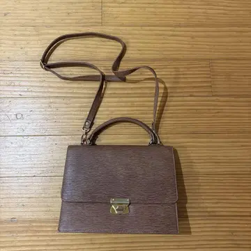 브라운 숄더백