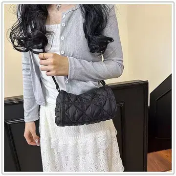 블랙 퀼팅 숄더백