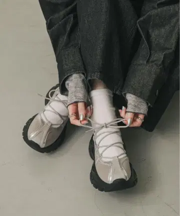 센스 오브 플레이스 레이스업 발레 스니커즈