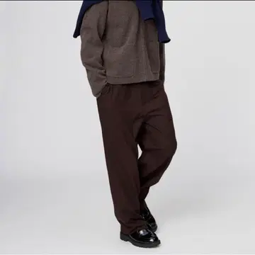 유니클로 C 이지 와이드 테이퍼드 팬츠 다크 브라운