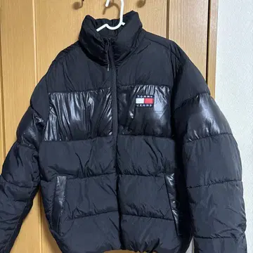 TOMMY JEANS 다운 자켓 블랙