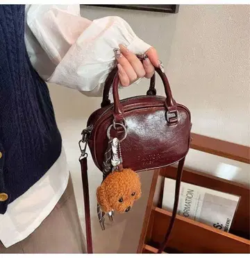 버건디 숄더백