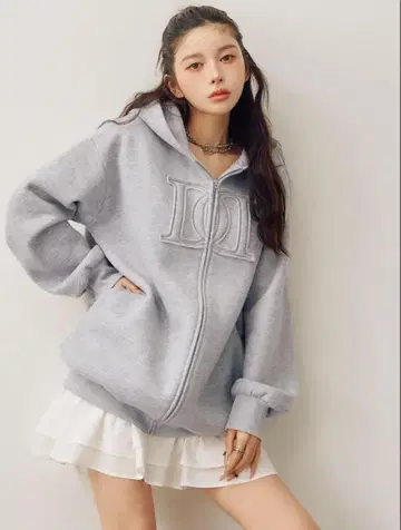 다리치 아플리케 DD 로고 후드티 그레이 후드티