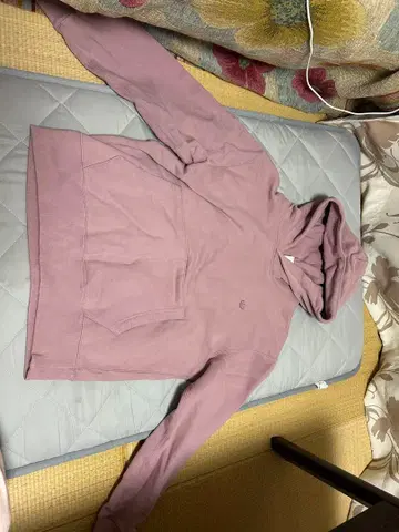 아디다스 새상품급 핑크 후드 부착 후드티