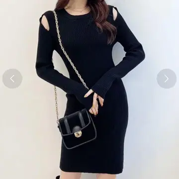 택 포함 새상품 리젝시 숄더 오픈 타이트 니트 원피스 블랙 S