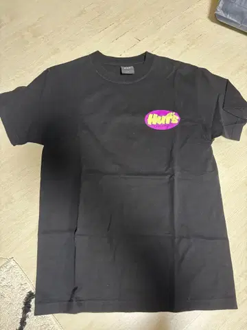 Huf's Liquormart 블랙T셔츠