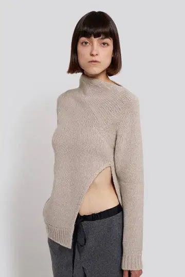 JIL SANDER 질 샌더 비대칭 스웨터 니트