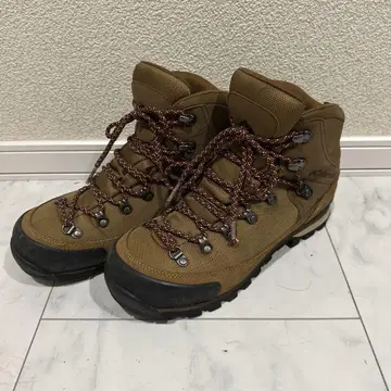브라운 하이킹 부츠 방수성