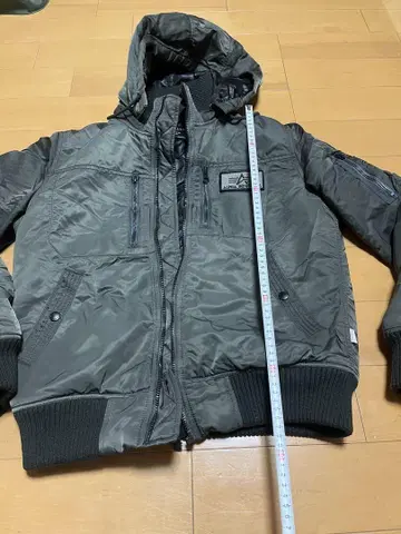ALPHA INDUSTRIES 후드 부착 자켓 M 사이즈 카키 그린