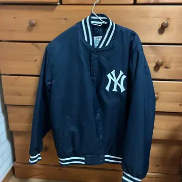 뉴욕 양키스 바시티 자켓 M 사이즈 네이비
