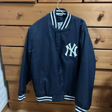 뉴욕 양키스 바시티 자켓 M 사이즈 네이비