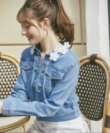 tocco closet 플라워 레이스 부착 데님 자켓