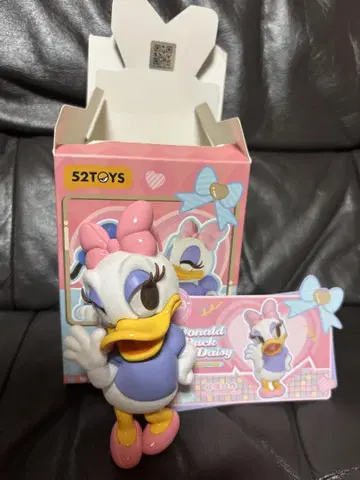 52TOYS 데이지 덕 피규어