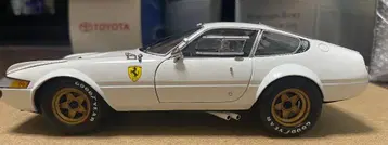 Ferrari 365 GTB4 1:18