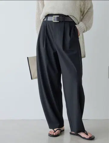 개럴개런트 [ GALLARDAGALANTE ] 2턱 커브 팬츠